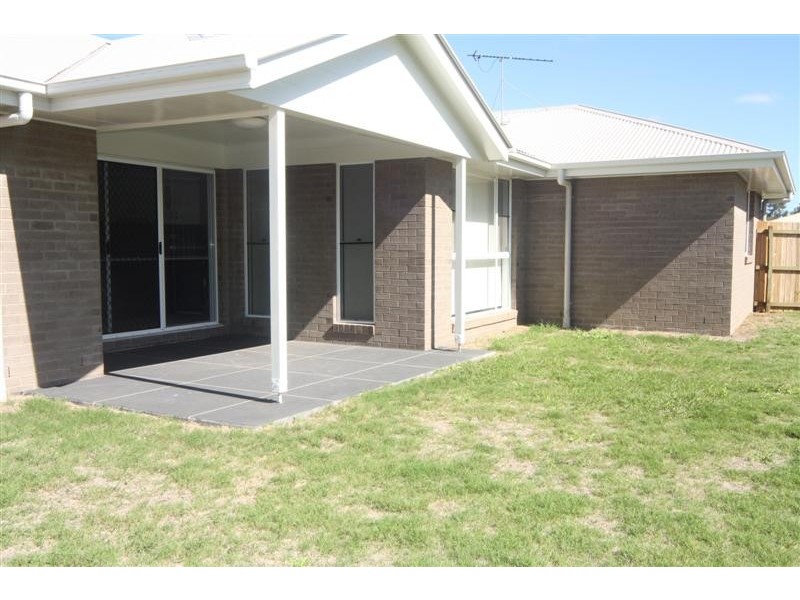 8 St Andrews Chase, Dalby QLD 4405