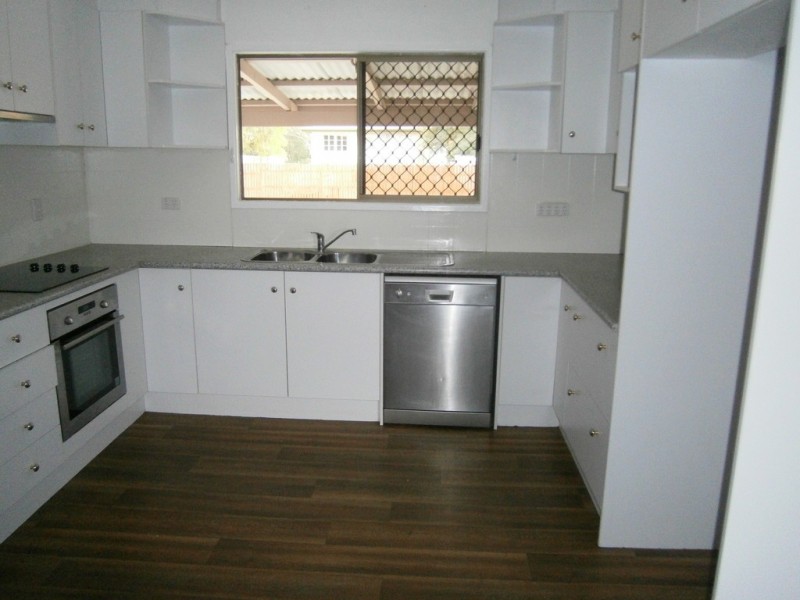 82 Orpen Street, Dalby QLD 4405