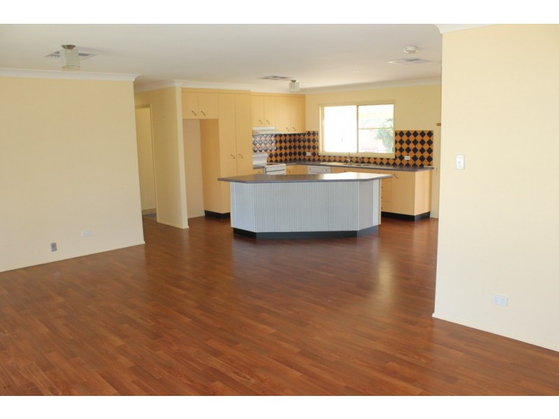 9 Thrupps Road, Dalby QLD 4405