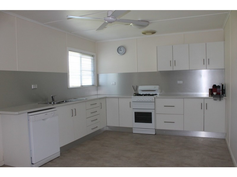1 Geisel Street, Dalby QLD 4405