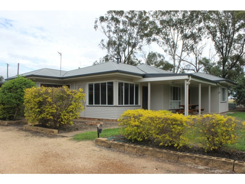 12 Crofts Road, Dalby QLD 4405