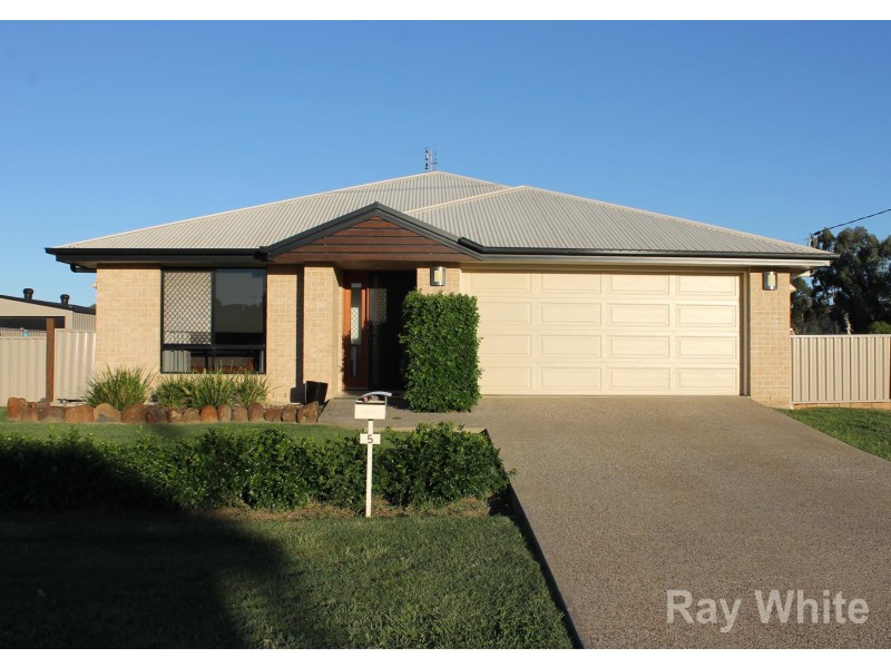 5 Sullivan Crescent, Dalby QLD 4405