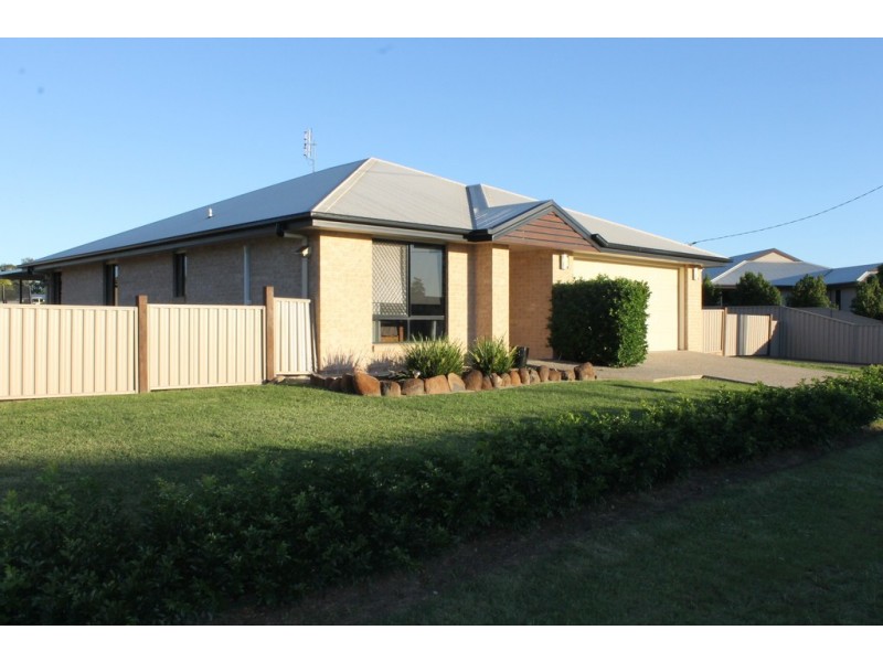 5 Sullivan Crescent, Dalby QLD 4405