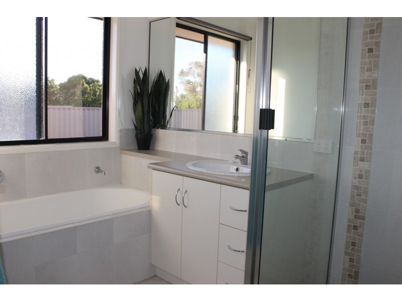 5 Sullivan Crescent, Dalby QLD 4405