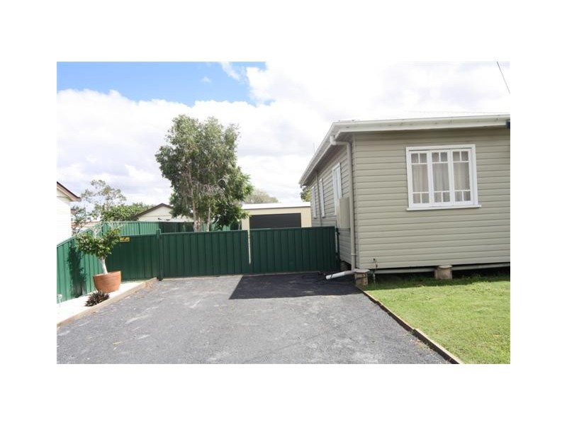 110 Pratten Street, Dalby QLD 4405