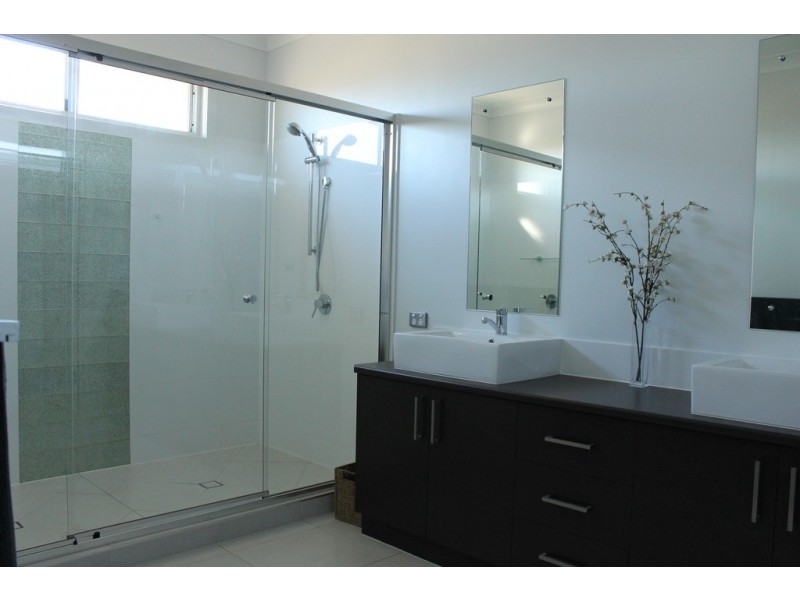 7 Banjo Paterson Place, Dalby QLD 4405