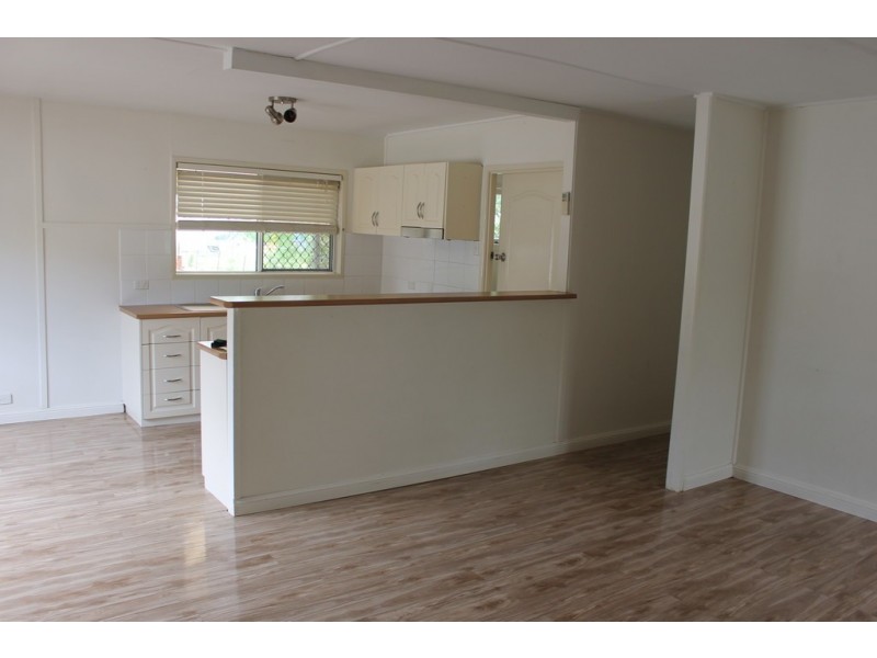 8 Nearhos Street, Dalby QLD 4405