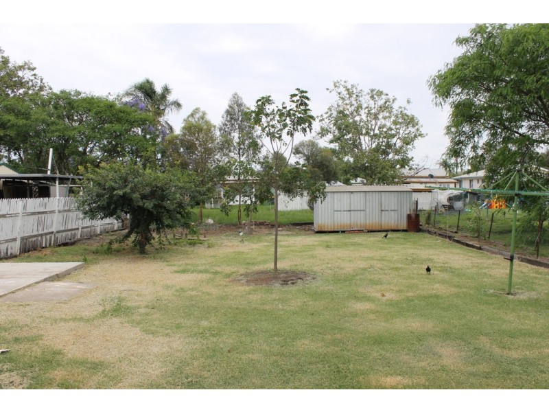 8 Nearhos Street, Dalby QLD 4405