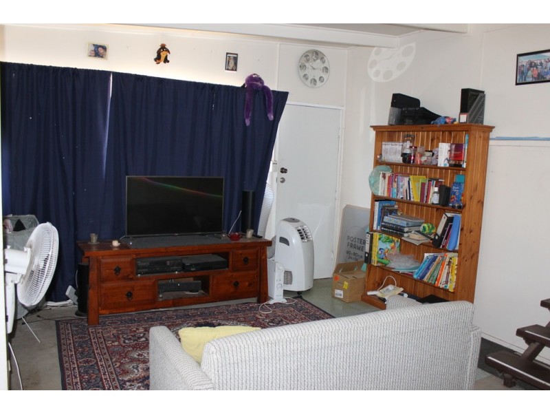 73 Taylor Street, Cecil Plains QLD 4407