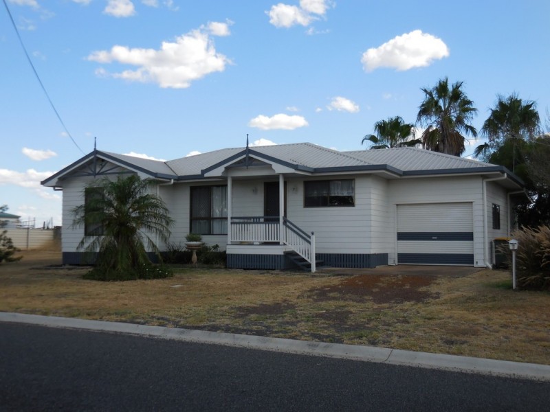 2 Agnes Street, Dalby QLD 4405