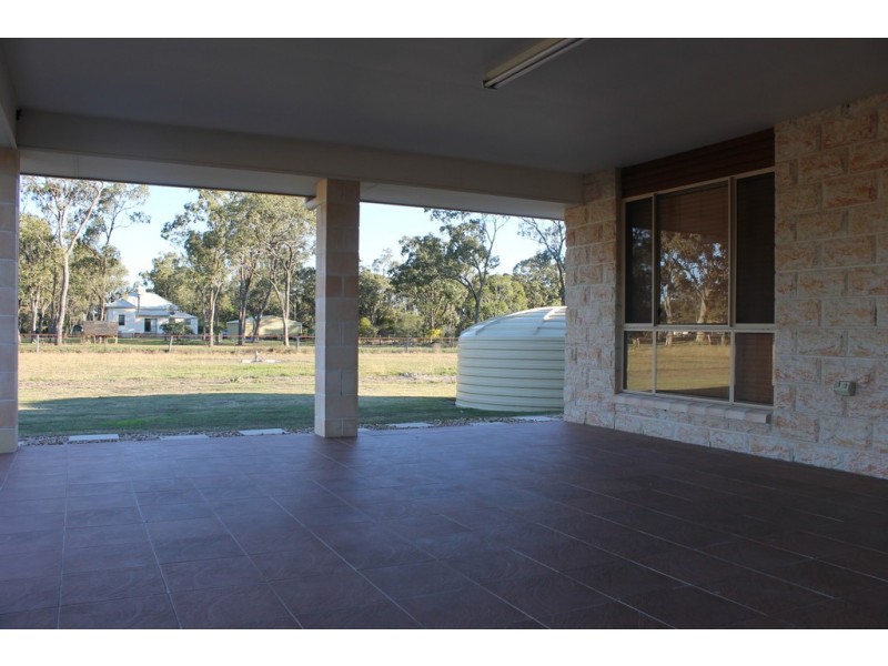 14 Banjo Patterson Place, Dalby QLD 4405