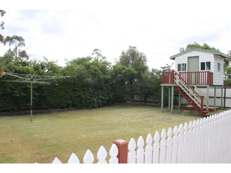 1 College Crescent, Dalby QLD 4405