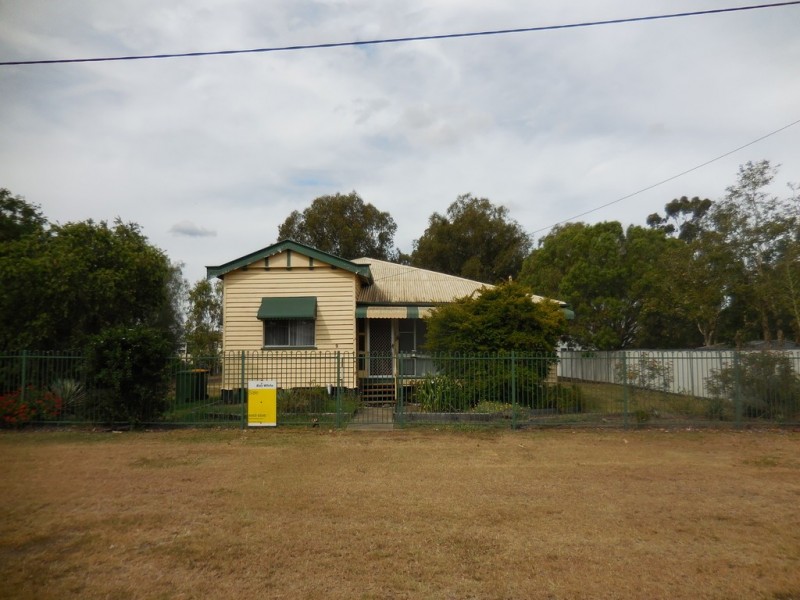 9 Besley Street, Dalby QLD 4405