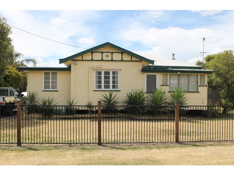 2 Higginbotham Street, Dalby QLD 4405