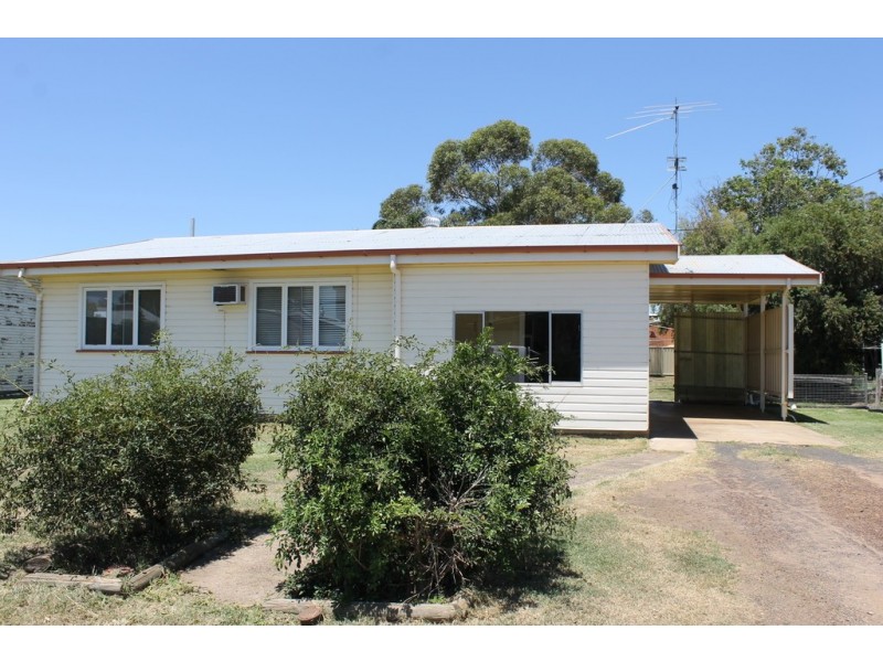 18 Ayrton Street, Dalby QLD 4405