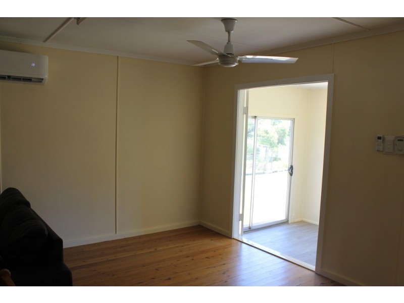 18 Ayrton Street, Dalby QLD 4405