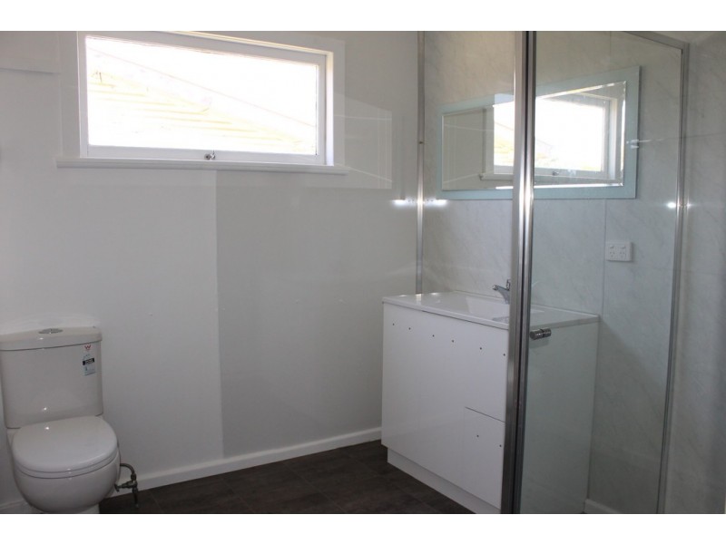 18 Ayrton Street, Dalby QLD 4405