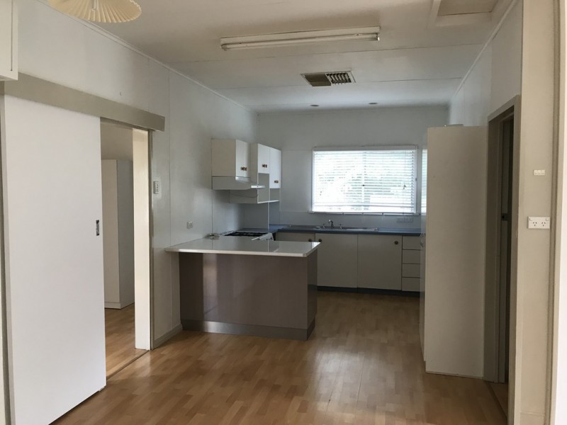 17 Wallace Street, Dalby QLD 4405
