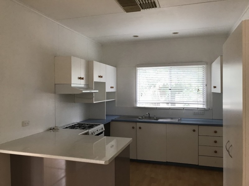 17 Wallace Street, Dalby QLD 4405