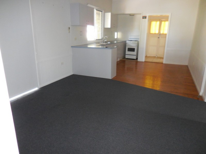 86 Edward Street, Dalby QLD 4405