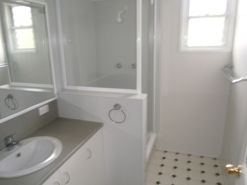 86 Edward Street, Dalby QLD 4405