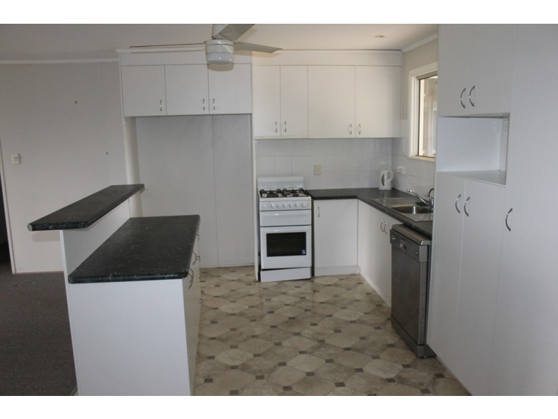 17 Brimblecombe Street, Dalby QLD 4405