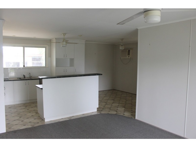 17 Brimblecombe Street, Dalby QLD 4405