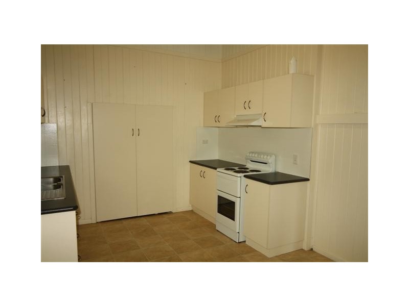 12 Horace Street, Dalby QLD 4405