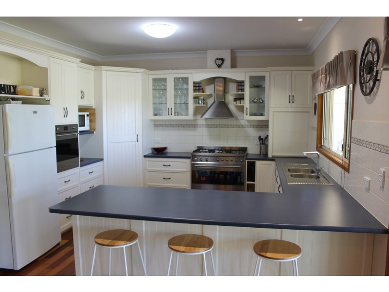 10 Parkers Ave, Dalby QLD 4405