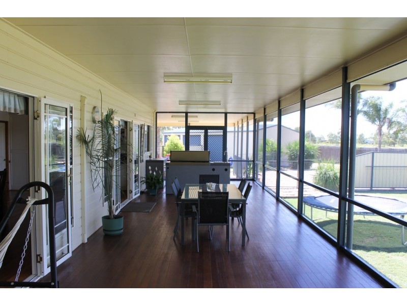 10 Parkers Ave, Dalby QLD 4405
