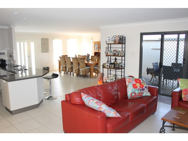 27 Leichhardt Avenue, Dalby QLD 4405