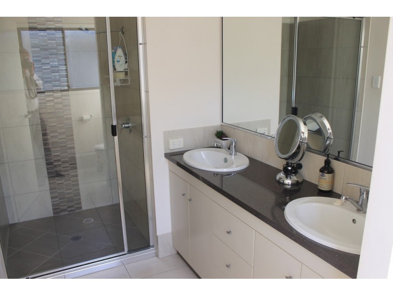 27 Leichhardt Avenue, Dalby QLD 4405