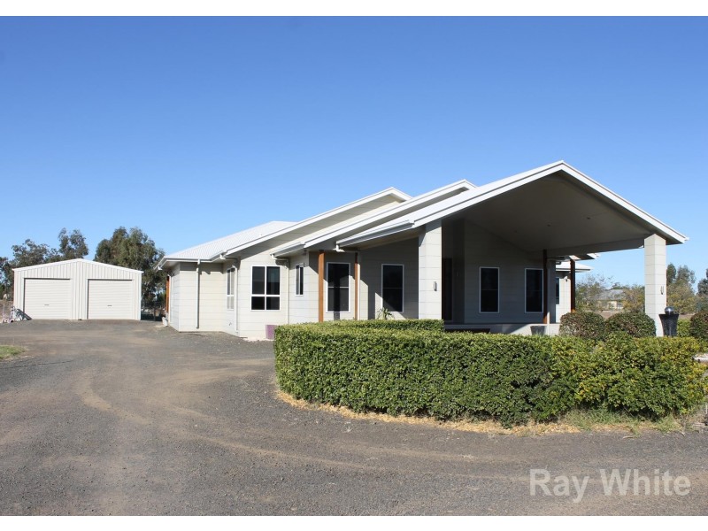 11 Southern Cross Drive, Dalby QLD 4405