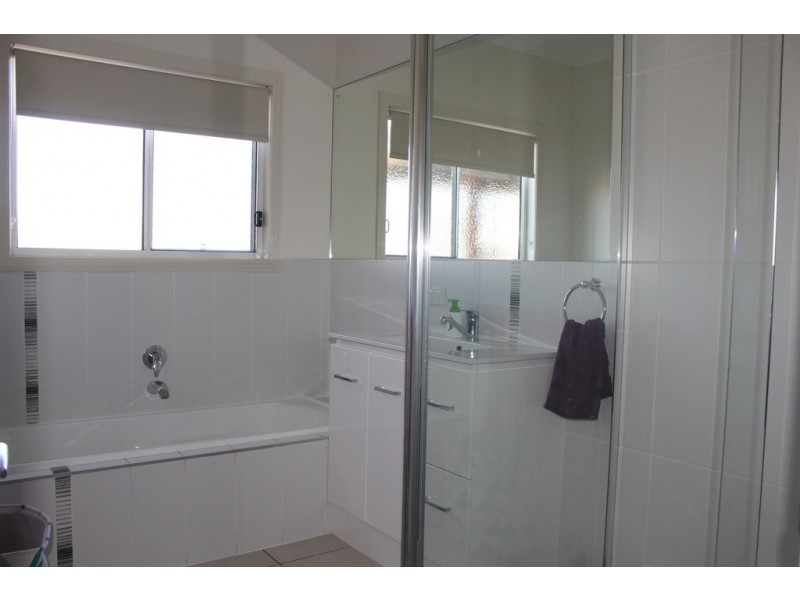 11 Southern Cross Drive, Dalby QLD 4405