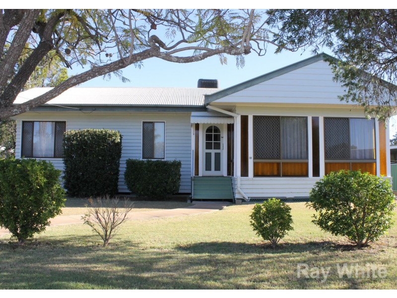 18 Knox Street, Dalby QLD 4405