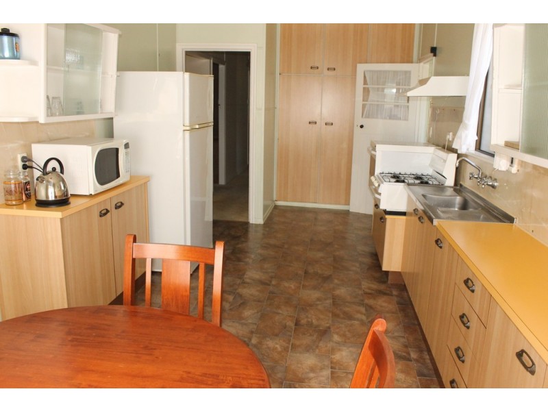 18 Knox Street, Dalby QLD 4405