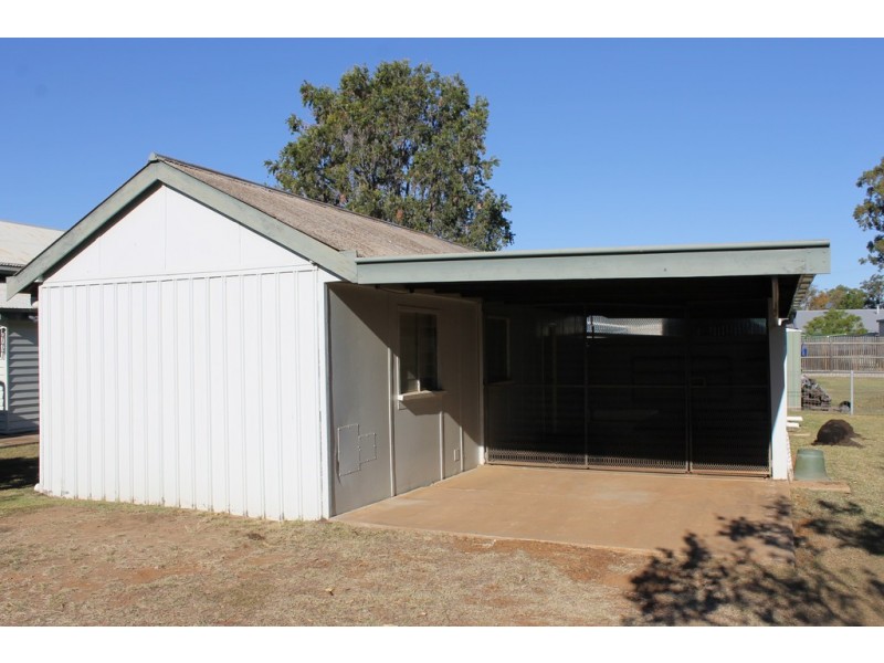 18 Knox Street, Dalby QLD 4405