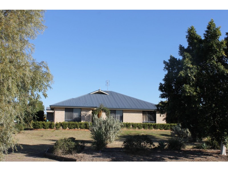 6 Southern Cross Drive, Dalby QLD 4405