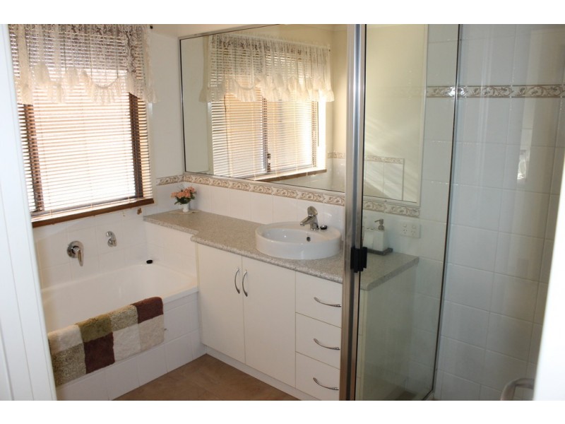6 Southern Cross Drive, Dalby QLD 4405
