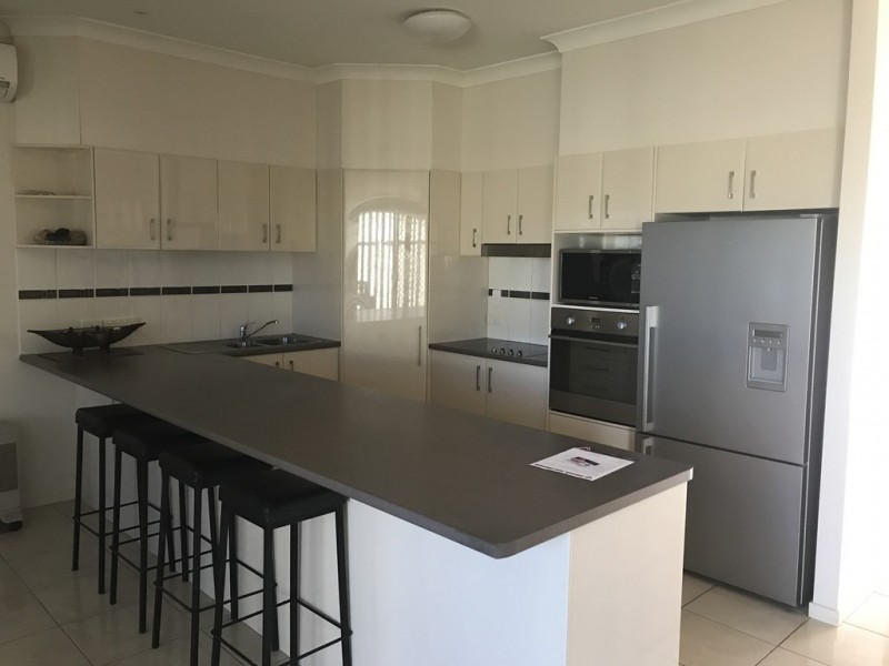 11 Glen Eagles Drive, Dalby QLD 4405