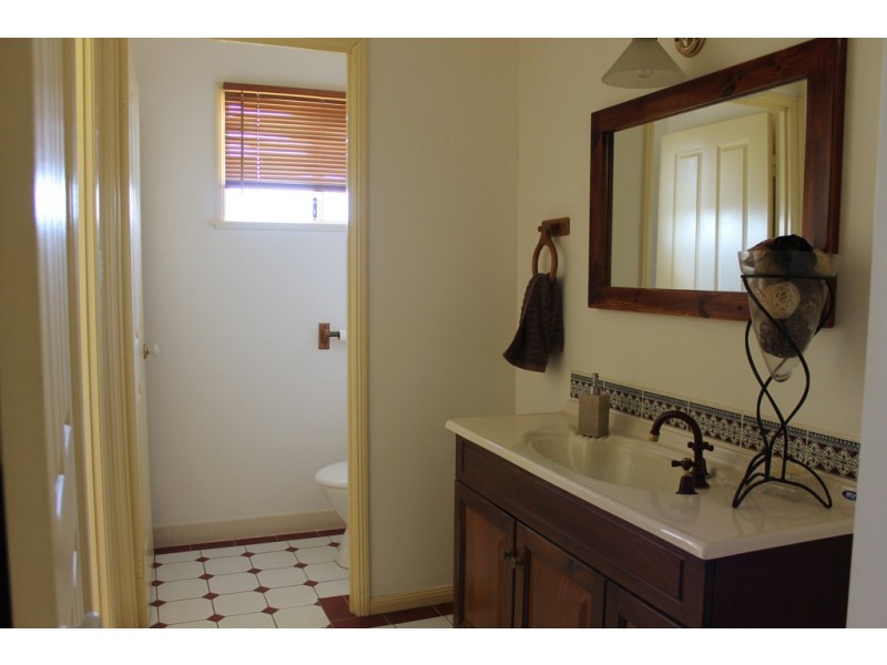 6 Agnes Street, Dalby QLD 4405