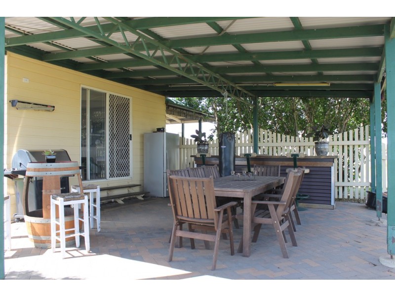 6 Agnes Street, Dalby QLD 4405