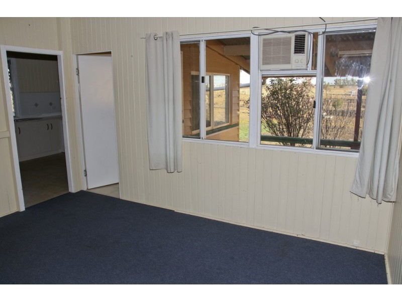 102 Hedge Road, Dalby QLD 4405
