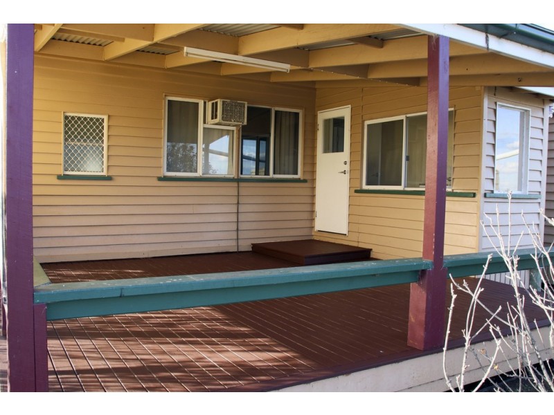 102 Hedge Road, Dalby QLD 4405