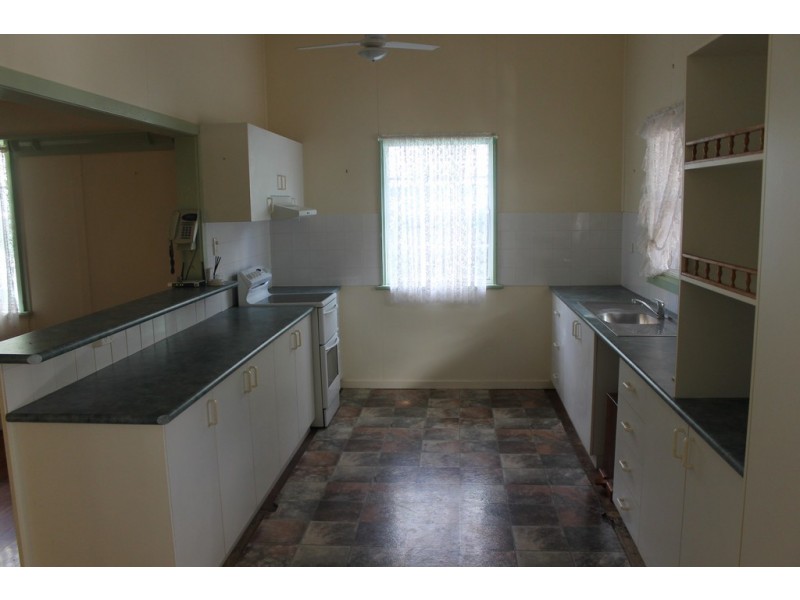 11 Annie Street, Dalby QLD 4405