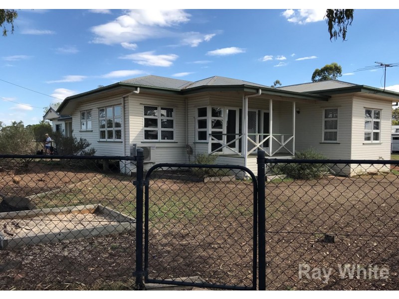 10 Curtis Street, Dalby QLD 4405