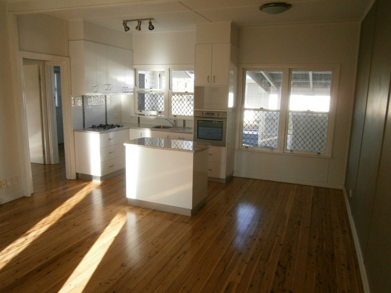 10 Curtis Street, Dalby QLD 4405