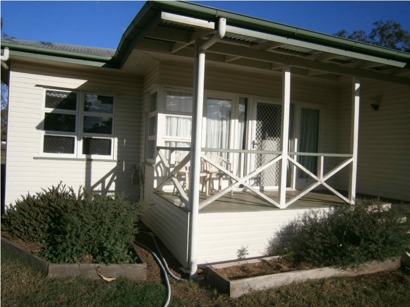 10 Curtis Street, Dalby QLD 4405