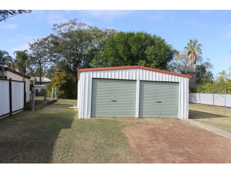 33 Garrow Street, Dalby QLD 4405