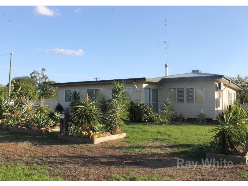 44 Curtis Street, Dalby QLD 4405